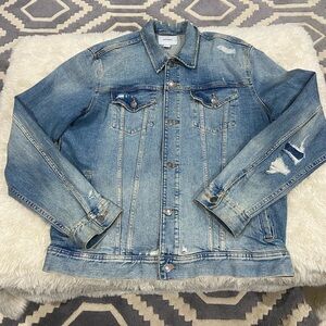 Old Navy distressed denim jacket size Large slim fit stretch